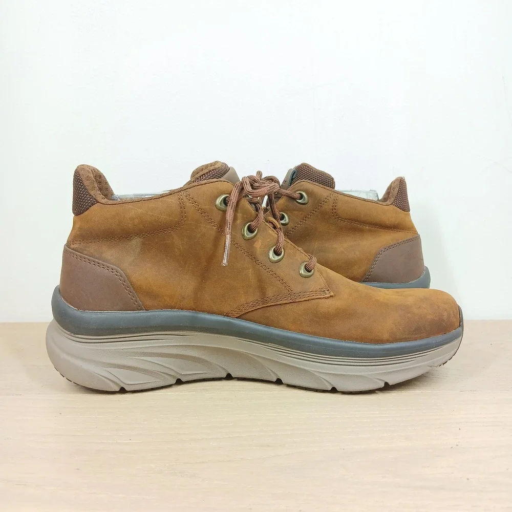 Skechers D'Lux Walker Boots Mens 8 Brown Leather Mid Top Relaxed Fit Sneakers